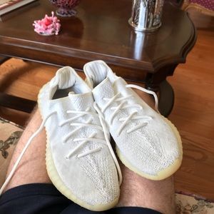 Yeezys boost 350 v2 cream size 9.5